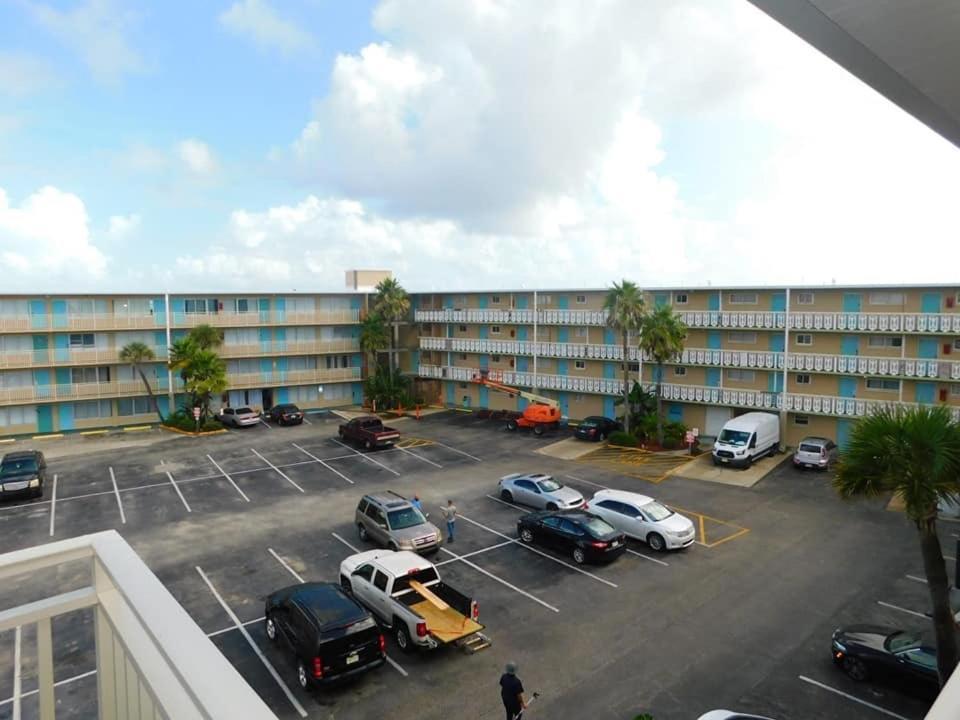 Ocean Breeze - Direct Ocean Front-Pool Is Open Daytona Beach Exterior foto