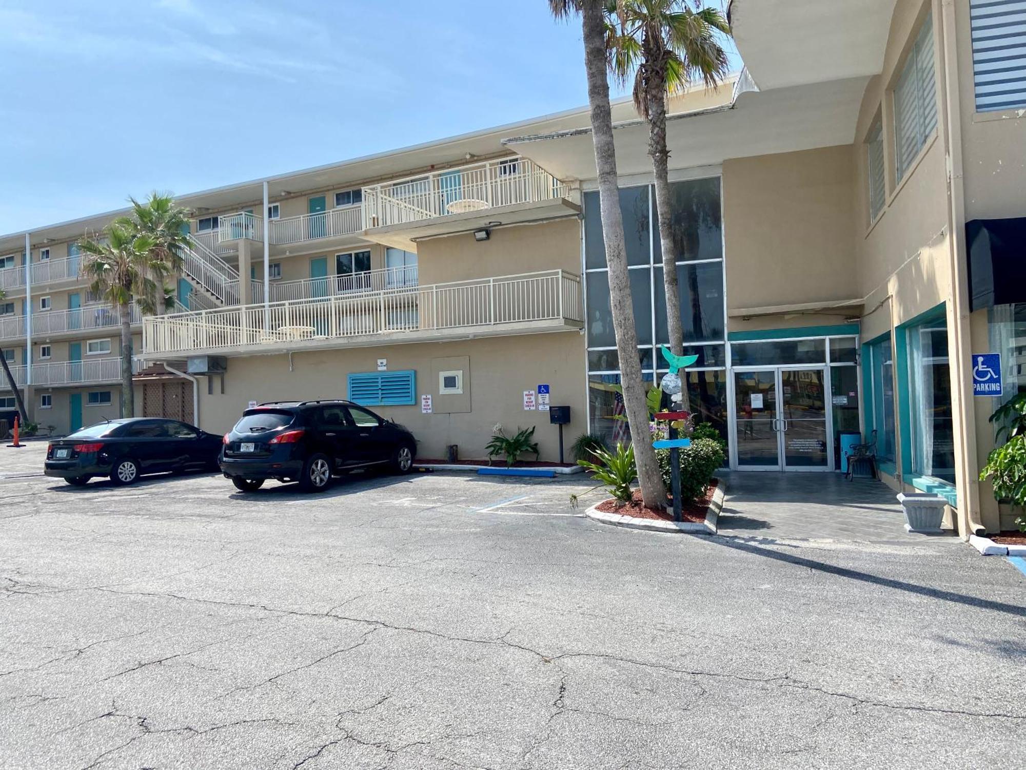 Ocean Breeze - Direct Ocean Front-Pool Is Open Daytona Beach Exterior foto